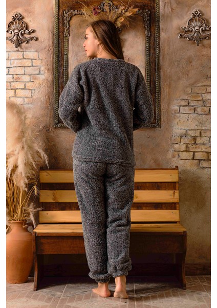 Tam Peluş Kışlık Kadın Pijama Takımı Polar Yılbaşı Pijaması modelleri