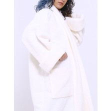 Yumuşak Keçe Buklet Kumaştan Geniş Yakalı Cepli Oversize Kısa Kaban Unisex