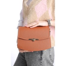 Taba 23X17CM Kapaklı Ayarlanabilir Askılı Baget Çanta