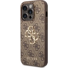 Guess iPhone 15 Pro Uyumlu Kılıf Guess Orjinal Lisanslı Pu Deri Yazı ve 4g Metal Logolu Desen Kahverengi