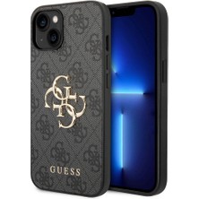 Guess iPhone 15 Plus Uyumlu Kılıf Guess Orjinal Lisanslı Pu Deri Yazı ve 4g Metal Logolu Desenli Kapak Gri