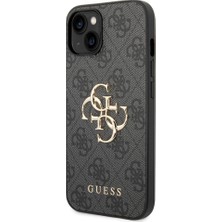 Guess iPhone 15 Plus Uyumlu Kılıf Guess Orjinal Lisanslı Pu Deri Yazı ve 4g Metal Logolu Desenli Kapak Gri