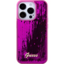 Guess iPhone 15 Pro Kılıf Guess Orjinal Lisanslı Pullu Arka Yüzey Metal Yazı Logolu Sequin Script Pembe