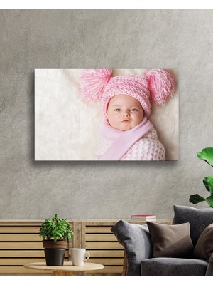 Pembe Şapkalı Bebek Cam Tablo