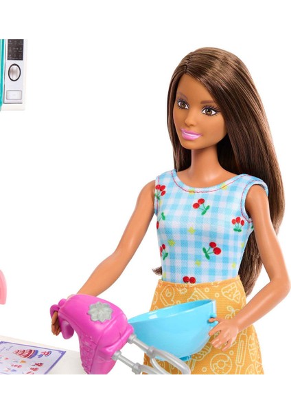 HJY94 Barbie Brooklyn ve Malibu Pasta Yapıyor Oyun Seti