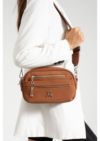 Paul Brand Yeni Sezon Mini Boy 3 Bölmeli Kadın Çapraz Omuz Çantası Taba 23X16CM PBM630 fiyatları
