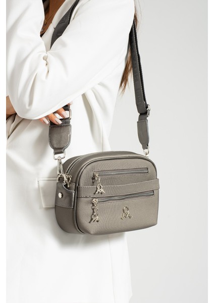 Paul Brand Yeni Sezon Mini Boy 3 Bölmeli Kadın Çapraz Omuz Çantası Gri 23X16CM PBM630