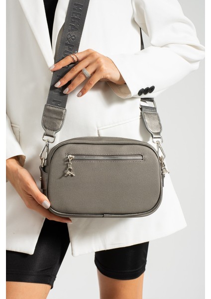 Paul Brand Yeni Sezon Mini Boy 3 Bölmeli Kadın Çapraz Omuz Çantası Gri 23X16CM PBM630 modelleri