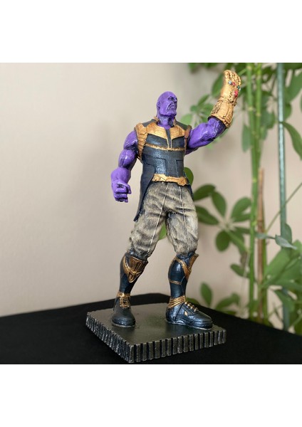 Thanos Avengers Yenilmezler Süper Kahraman Biblo