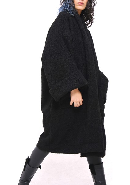 Yumuşak Keçe Buklet Kumaştan Geniş Yakalı Cepli Oversize Kısa Kaban Unisex