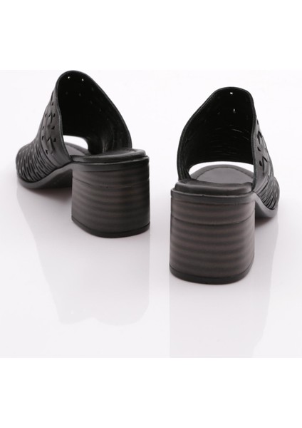 Kadın Terlik Orta Topuklu Platform Tasarım Siyah Renk Konforlu Kullanım İçin modelleri