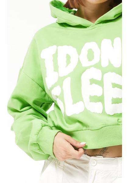 Kapüşonlu Baskılı Crop Sweatshirt indirimleri