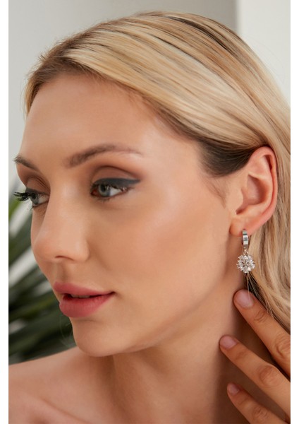 Kadın Fiore Model Halkalı Sallantılı Çelik Gümüş Kaplama Abiye Elbise Kombin Günlük Stil Tarz Küpe fırsatları