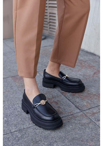 Penna Siyah Deri Kalın Tabanlı Kadın Loafer
