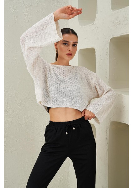 Tena Moda Kadın Ekru Sıfır Yaka Geniş Kollu Crop Kazak fiyatları