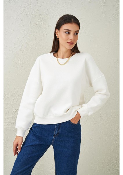 Tena Moda Kadın Ekru Bisiklet Yaka Üç Iplik Basic Sweatshirt