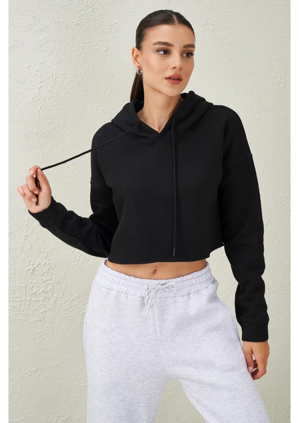 Kadın Siyah Kapüşonlu Eteği Pis Dikişli Crop Sweatshirt