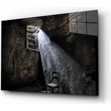 Miray Life Karanlık Oda Sandalye ve Işık Hüzmesi Tablo