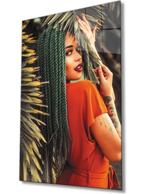Miray Life Afro Saçlı Palmiyeler Arasında Kadın Cam Tablo