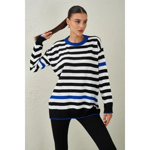 Kadın Saks-Siyah-Ekru Bisiklet Yaka Üç Renk Çizgili Triko Kazak