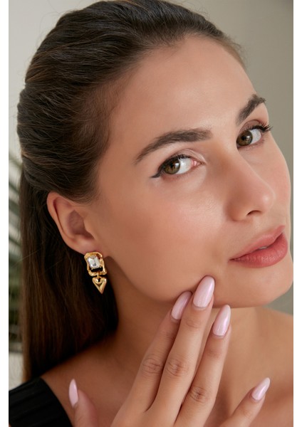 Kadın Veronica Model Kalpli Çelik Altın Kaplama Sallantılı Zirkon Taşlı Günlük Kombin Stil Küpe Takı modelleri