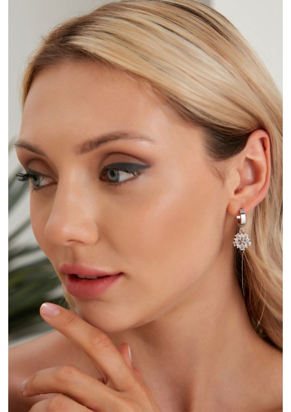 Kadın Fiore Model Halkalı Sallantılı Çelik Gümüş Kaplama Abiye Elbise Kombin Günlük Stil Tarz Küpe fiyatları