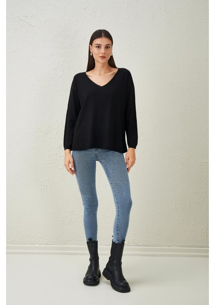 Kadın Siyah V Yaka Salaş Triko Kazak fırsatları