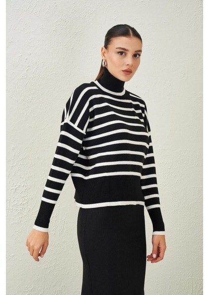 Kadın Siyah Balıkçı Yaka Çizgili Triko Kazak