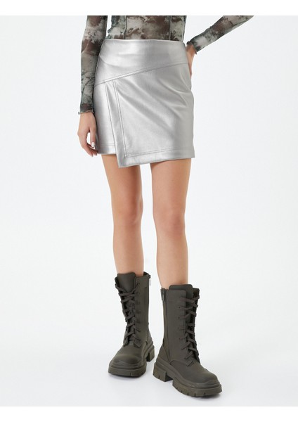 Mini Parlak Etek Kruvaze Gümüş Varak Kaplama Asimetrik Kesim modelleri