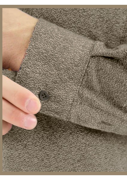 Erkek Kum Beji Kumlu Kışlık Cepli Klasik Kesim Yaka Düğmeli Gömlek