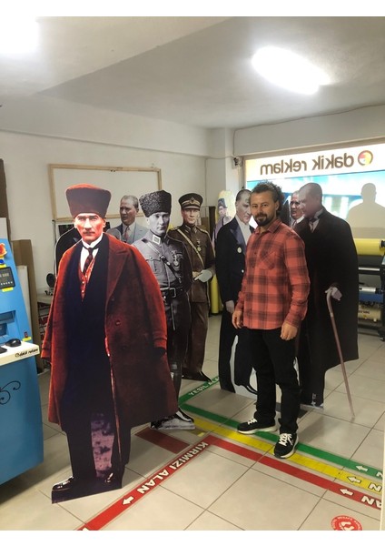 Dakik Reklam Renkli Atatürk Maketi Ayaklı Smokinli Mustafa Kemal Atatürk Maketi