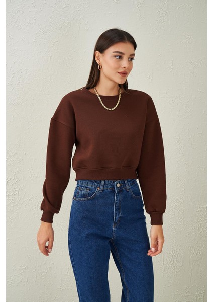 Tena Moda Kadın Kahve Bisiklet Yaka Üç Iplik Oversize Crop Sweatshirt fiyatları