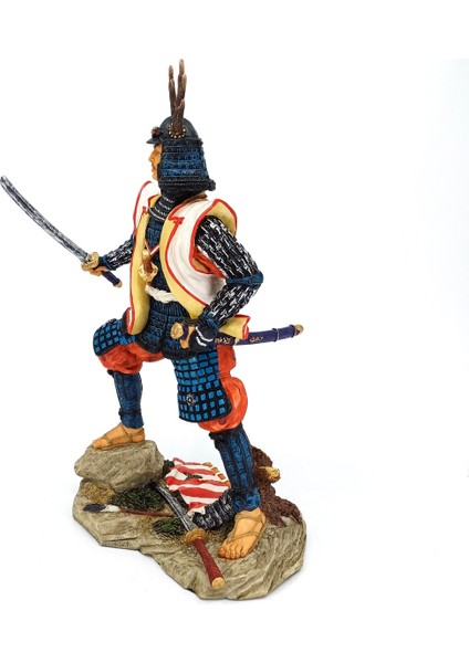 Geleneksel Savaşçı Kıyafetleriyle Kılıçlı Samuray Biblosu | Asya Figürleri | Japon Dekoratif Obje fiyatları