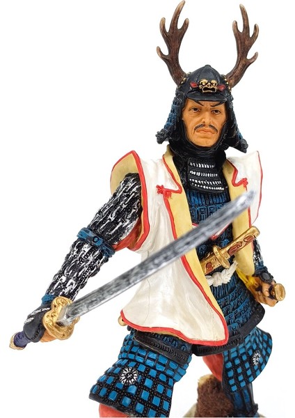 Geleneksel Savaşçı Kıyafetleriyle Kılıçlı Samuray Biblosu | Asya Figürleri | Japon Dekoratif Obje fırsatları