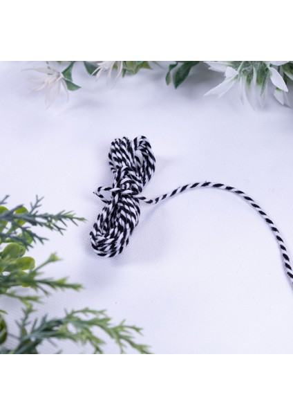 Marteniçka siyah beyaz büküm bileklik ipi, 2 mm 10 metre fiyatları