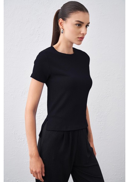 Tena Moda Kadın Siyah Bisiklet Yaka Bürümcük Kumaş Bluz