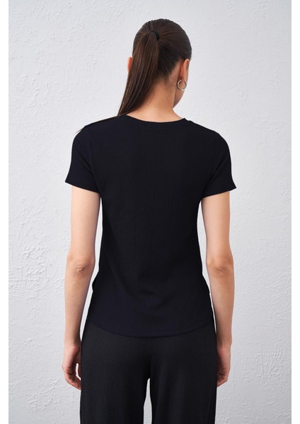 Tena Moda Kadın Siyah Bisiklet Yaka Bürümcük Kumaş Bluz