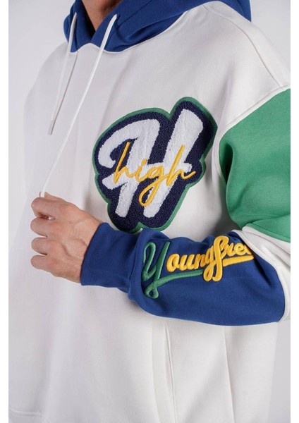 Unisex Beyaz Nakışlı Oversize Kapşonlu Sweatshirt fırsatları