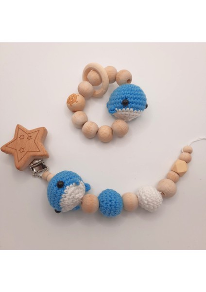 Hoşgeldin Bebek Yenidoğan Isimli Emzik Zinciri Askısı Hediye Seti Amigurumi Balina Mavi