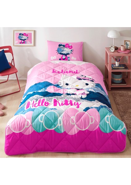- Hello Kitty Iceland Lisanslı Tek Kişilik Yastık Hediyeli Yorgan Seti
