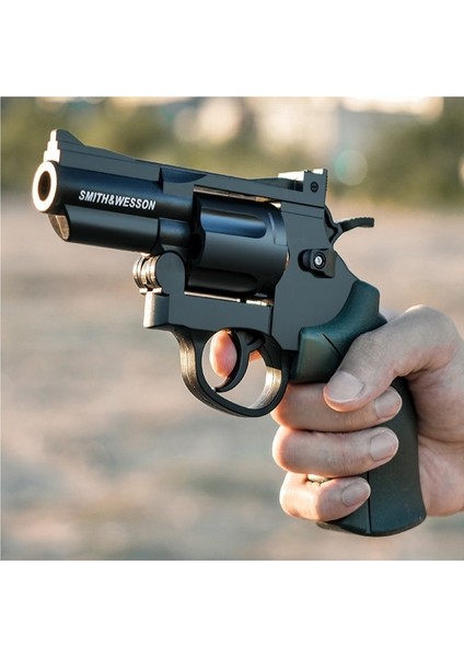 Tabanca Oyuncağını Tekrarlayan Çocuk Çocuk (Yurt Dışından) modelleri