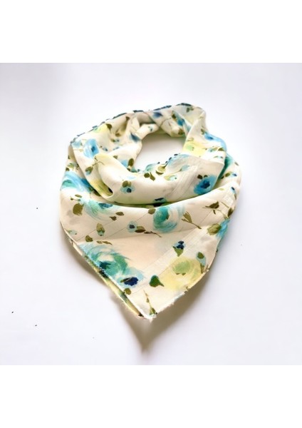 Beyaz Zemin Üzerine Mavi Renk Çiçek Desenli %100 Ipek Fular Bandana