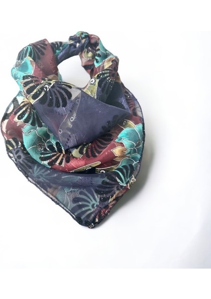 Siyah Renk Zemin Üzerine Renkli Çiçek Desenli Vegan %100 Ipek Fular Bandana
