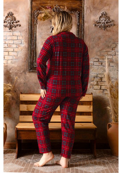 Büyük Beden Kışlık Düğmeli Ekose Desen Yılbaşı Temalı Kadın Süet Pijama Takımı modelleri
