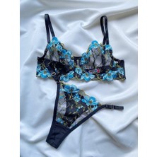 Arona Blue Flowers-Mavi Çiçek Desenli Brode Işlemeli Siyah Sütyen Tanga Takım