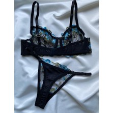 Arona Blue Flowers-Mavi Çiçek Desenli Brode Işlemeli Siyah Sütyen Tanga Takım