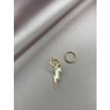 Quella White Bolt Küpe