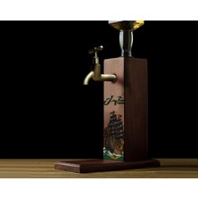 Bk Gift Kişiye Özel Kabartma Isimli Tarihli Pirates Ship Tasarımlı Musluklu Ceviz Ahşap Şarap Standı-7, Viski Çeşmesi, Babaya Hediye, Içecek Dispenseri