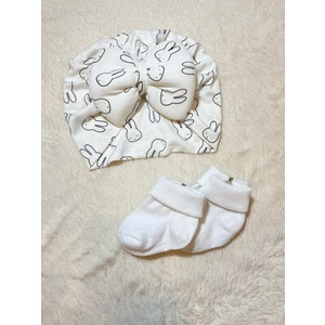 Masal Baby Kids Kız Bebek Bone Siyah Tavşan Desenli Beyaz Renkte Bebek Bonesi & 2 Adet Kıvrık Bebek Çorap