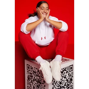 Beyaz Kapüşonlu Içi Şardonlu Kanguru Cepli  Oversize Sweatshirt
